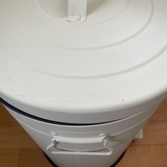 ゴミ箱の画像