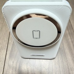 3in1 無線じ充電器の画像