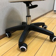  キャスター付き 丸型スツール ホワイト 回転椅子 昇降式チェア 作業用 椅子 オフィスチェア サロンチェア イス ホワイト　251013-1の画像