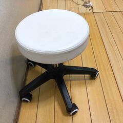  キャスター付き 丸型スツール ホワイト 回転椅子 昇降式チェア 作業用 椅子 オフィスチェア サロンチェア イス ホワイト　251013-1の画像