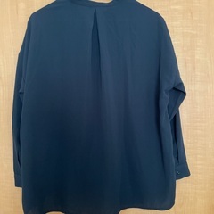 スキッパー ポケット付きブラウスの画像