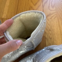 光るブーツの画像