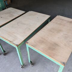 キャスター付き作業台　３台まとめての画像
