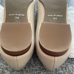 ベージュパンプス　22㌢の画像
