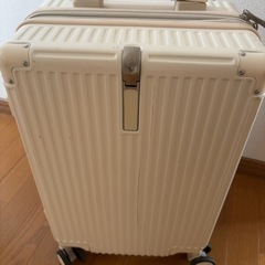 キャリーケースの画像