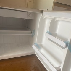 ミニ冷蔵庫2024年製美品の画像