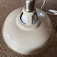 北欧風　カフェ　ランプシェードの画像