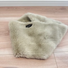 美品　ZARA ネックマフラー　フェイクファーの画像