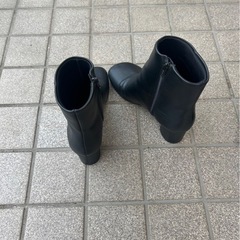 黒ブーツの画像
