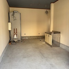 山形空港近く木造2階建て店舗の画像