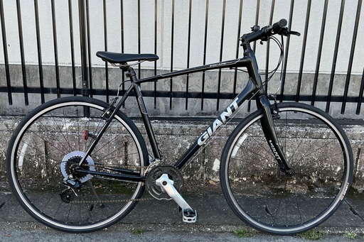 ＜整備済・多数の新品パーツ交換＞ジャイアント エスケープRX 4 サイズL・24段変速・ブラック・前後タイヤ/後輪チューブ/前後の変速ワイヤー/ブレーキワイヤー/8段変速スプロケット/前後ブレーキシューは新品・パンク無料修理券付で超お得品です。