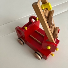 木の消防車　付属部品付きの画像