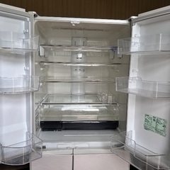 三菱 605リットル冷蔵庫の画像