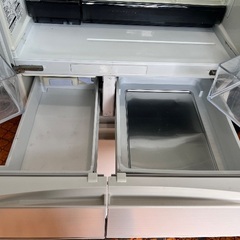 三菱 605リットル冷蔵庫の画像
