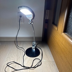 デスクライトの画像