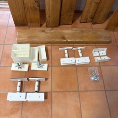 木材　DIY 　2×4材(５本)   1×4材(4本)  つっぱり金具も付属可能の画像