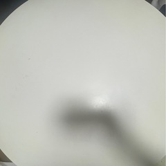 【差し上げます】丸いテーブルの画像