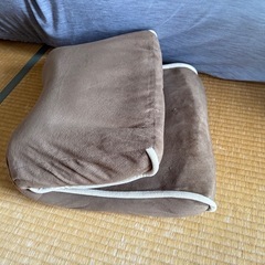 折りたためる座椅子の画像