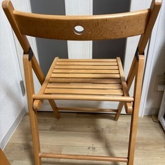 IKEA 木製　折りたたみチェア2脚セットの画像