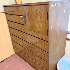 木製タンス110×102×34cmの画像