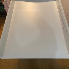【10/22まで】IKEA オムツ替え台　棚　白　SOLGULの画像