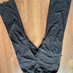 adidas ウィンドブレーカー 黒/グレー/ピンクの画像