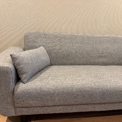 【美品】グレーのファブリックソファの画像