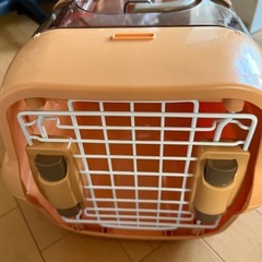 ((受け渡し決定しました)ペットキャリー　プラスチック 　の画像