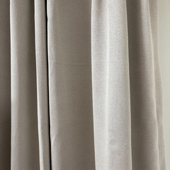使用期間2週間のカーテン（高さ135、幅100×2枚）の画像
