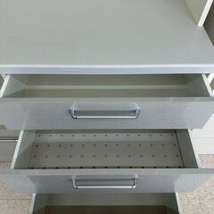 ★リユースのサカイ高崎店★TJ13047 (株)パモウナ 食器棚 白 H211×D55×W108 クリーニング済みの画像
