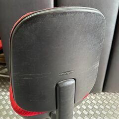 店頭引き渡し 中古 Okamura チェア 赤 キャスター付き 椅子 家具 Aの画像