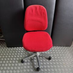 店頭引き渡し 中古 Okamura チェア 赤 キャスター付き 椅子 家具 Aの画像