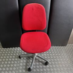店頭引き渡し 中古 Okamura チェア 赤 キャスター付き 椅子 家具 Bの画像