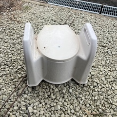 ポータブルトイレの画像