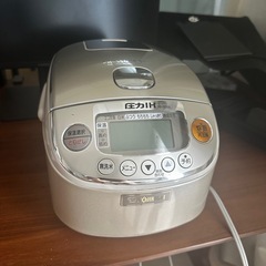 COMFEE' 冷蔵庫 90L の画像