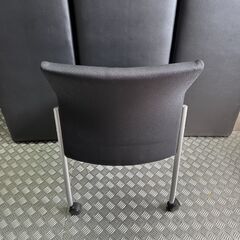 店頭引き渡し 中古 TOYOSET ミーティングチェア 椅子 ブラック オフィスチェア 家具の画像