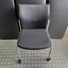 店頭引き渡し 中古 TOYOSET ミーティングチェア 椅子 ブラック オフィスチェア 家具の画像