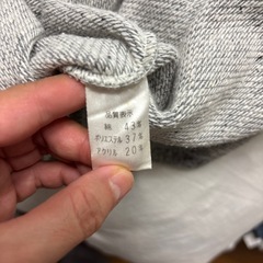 グレー　カットソーの画像