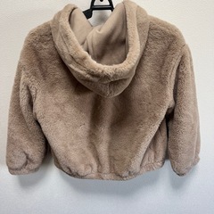極美品　キッズ　アウター　130 の画像