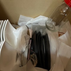無料　食器複数の画像
