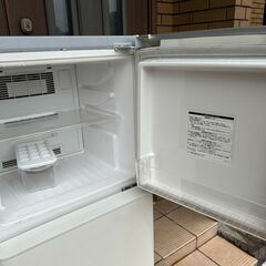 東芝 2ドア冷蔵庫 GR-H14T 137L（冷凍42L／冷蔵95L）中古　2005年12月発売モデル　屋外保管の画像
