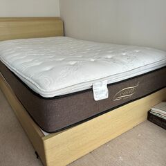 ニトリセミダブルベッドとN-sleep Luxuryマットレス　の画像