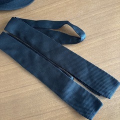 キッズ用ハットとネクタイのペアの画像