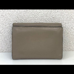 FENDIピーカブー2つ折りの画像