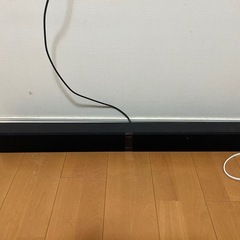テレビ39型と外付けスピーカーのセットの画像