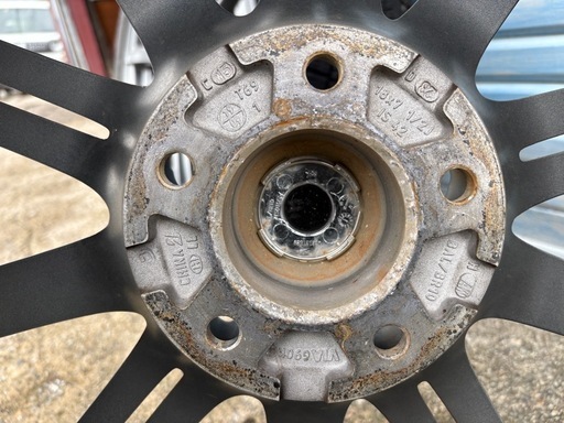 バルミナ　18インチアルミ　スタッドレス４本セット　235/45R18 VRX2 カムリ