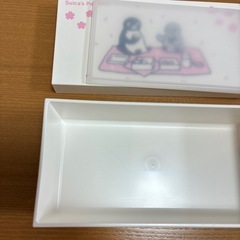 Suicaペンギンのお弁当箱の画像