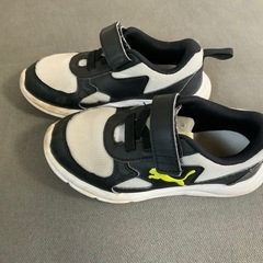 プーマ　キッズ　スニーカー　18センチの画像