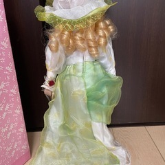 ポーセリン人形の画像