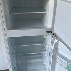 ②2022年製　ハイセンス 冷蔵庫 120L HR-B12E2W 2ドア 右開き Hisense お近くなら無料で配達いたしますの画像